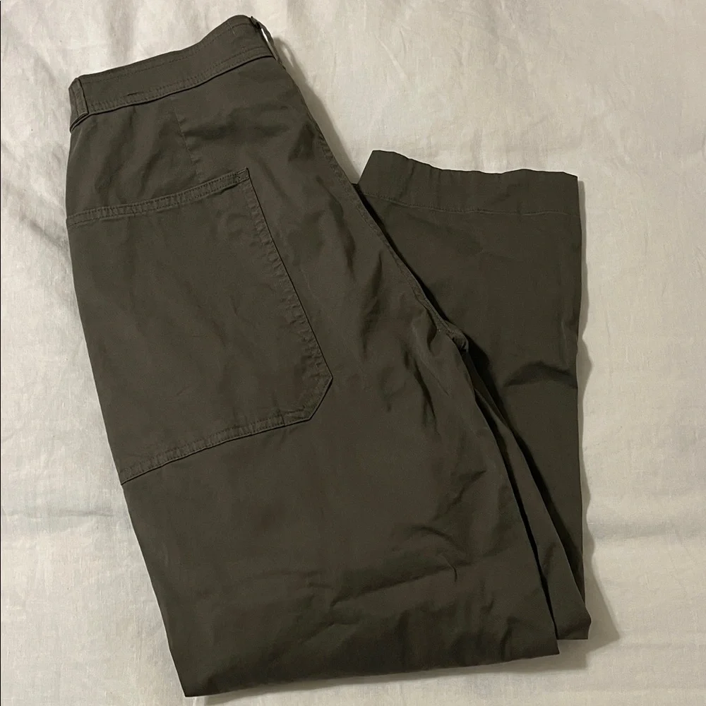 Everlane Utility Barrel Pant in cotton - Picture 2 of 4